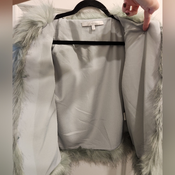 NEW Lovers + Friends Revolve Uptown Faux Fur Coat in Blue size small - Picture 10 of 10